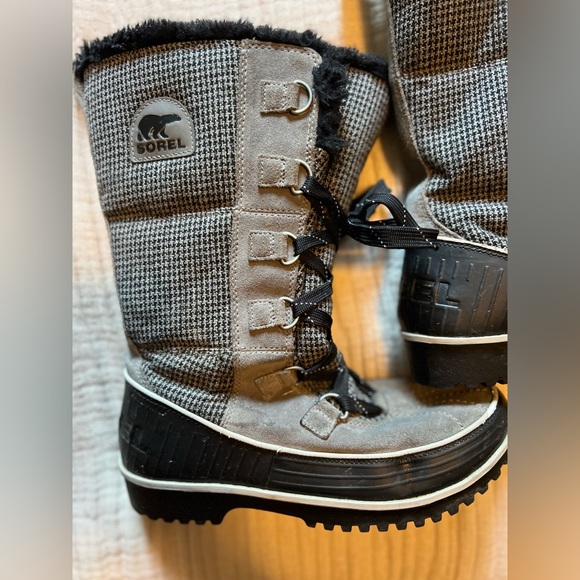Women Sorel snow boots - Picture 4 of 4